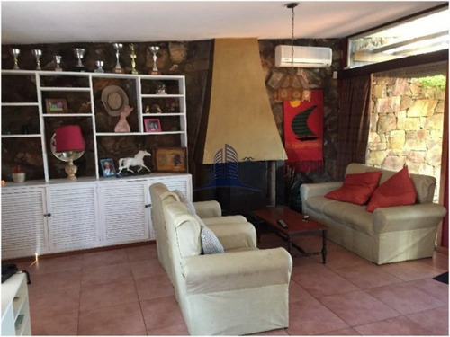 Casa En Venta 4 Dormitorios,pinares - Ref: 724