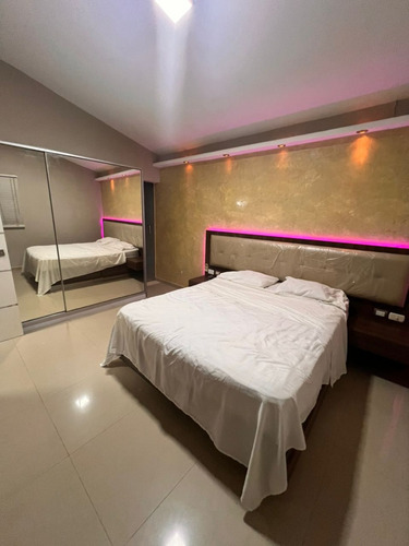 Cv-1613 Zona Norte Townhouse Villa Aloha Avenida Universidad
