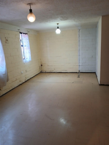 Departamento En Arriendo De 2 Dorm. Roizbatt Cerro Placeres