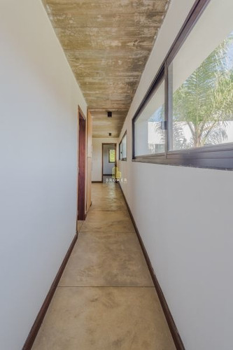 Imagen 8 de 15 de Venta Casa Parque Miramar 3 Dormitorios Piscina Barbacoa
