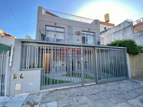 Casa En Venta En Liniers