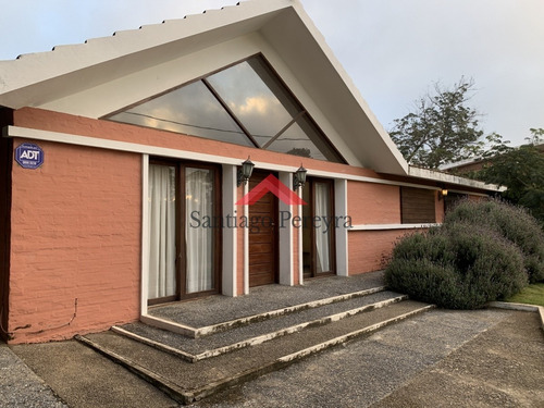 Muy Linda Casa En Punta Del Este- Ref: 6871