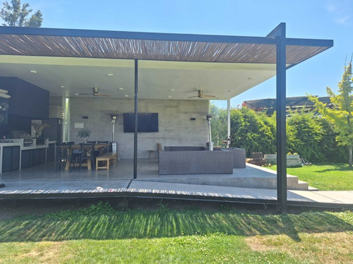 Parcela Con 2 Casas Independientes