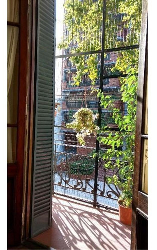 Avellaneda Centro Tipo Casa 1er. Piso Al Frente Entrada Inde