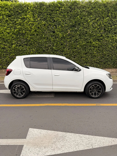 Renault Sandero 1.6 Authentique At