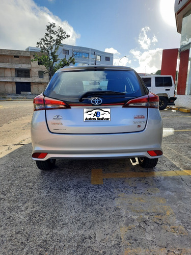 Imagen 4 de 10 de Toyota Yaris S