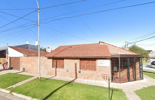Casa En Venta - 2 Dormitorios 1 Baño - 150mts2 - Mar Del Plata