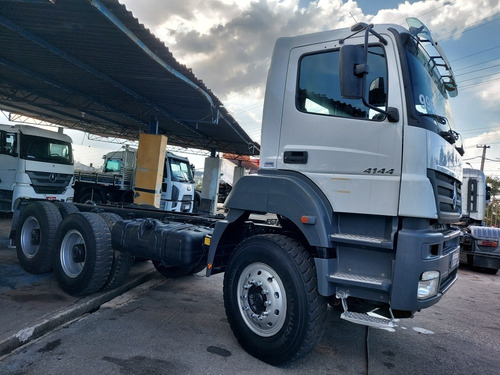Mercedes-benz 4144 6x4