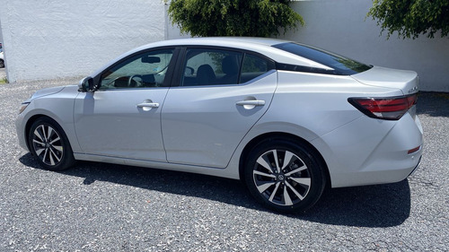 Imagen 12 de 15 de Nissan Sentra 4 Puertas
