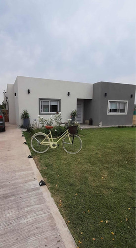 Imagen 4 de 13 de Alquilo Casa 3 Amb Country Pilar - San Ramon Disponible 29 Al 3 Feb-marzo Disponible -carnaval Ocupado
