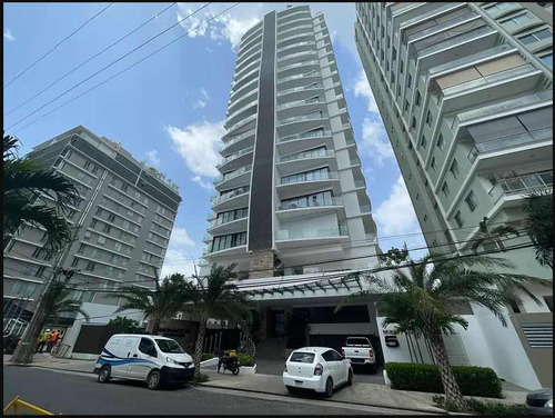 Apartamento En Venta En Torre En Piantini, Santo Domingo