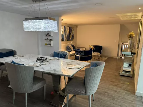 Casa En Arriendo En Loma Del Escobero. Cod A775978