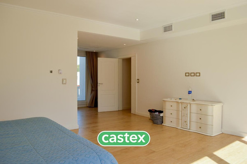 Imagen 15 de 30 de Casa De 4 Dormitorios En Venta En Terralagos