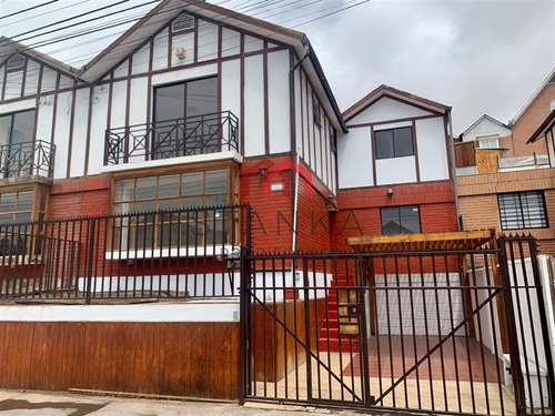 Casa En Venta De 5 Dorm. En Antofagasta