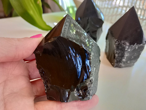 Pico Obsidiana México. Punta Pulida Con Base Bruto. Natural.