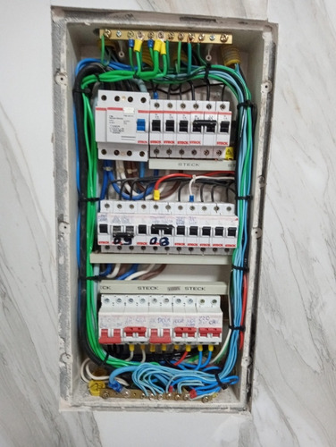 Imagem 1 de 5 de Serviços De Elétrica Em Geral, Instalação, Manutenção.