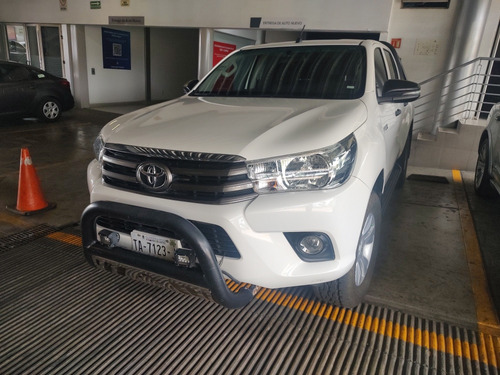 Toyota Hilux 2.7 Cabina Doble Sr Mt