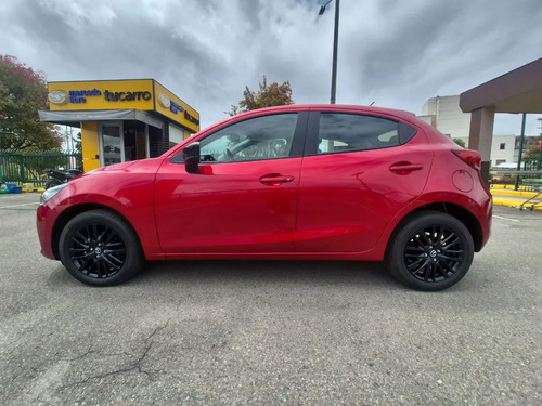 Mazda 2 Touring Carbon Edition At  1.5