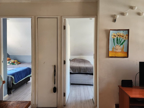 Casa En Venta De 3 Dorm. + Servicio En Colina