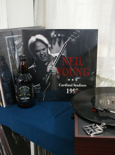 Vinilo Nuevo // Neil Young // Cardinal Stadium // Lucy Rock