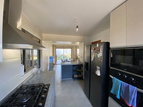 Casa En Arriendo 3 Dormitorios 3 Baños En Colina