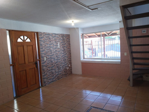 Casa En Sector Tranquilo Y Consolidado.