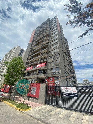 Departamento En Cuarto Piso, Una Habitación, Comuna De La Ci