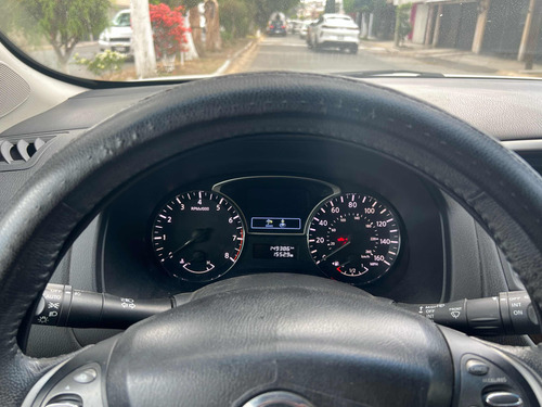 Nissan Pathfinder Exclusive V6 At
