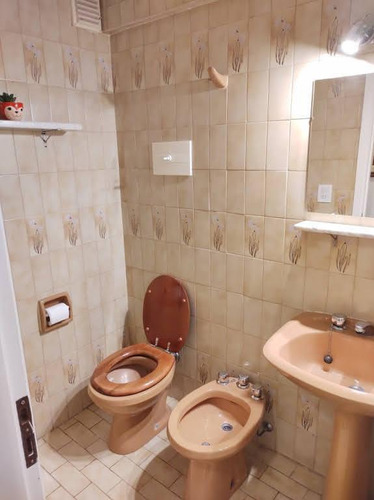 Departamento Cuatro Ambientes Con Dependencia. 25 De Mayo 3000. Venta.