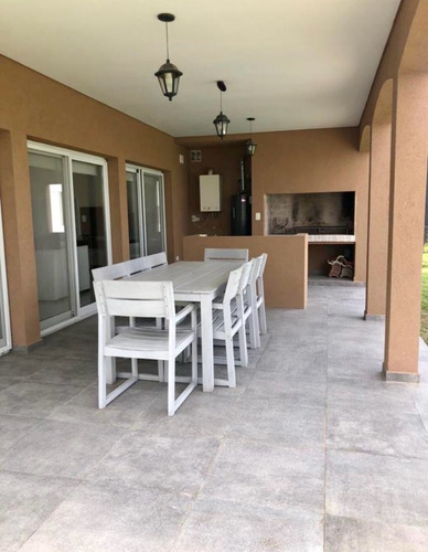Casa En Alquiler Amoblada Con 3 Habitaciones En Araucarias Puertos Del Lago