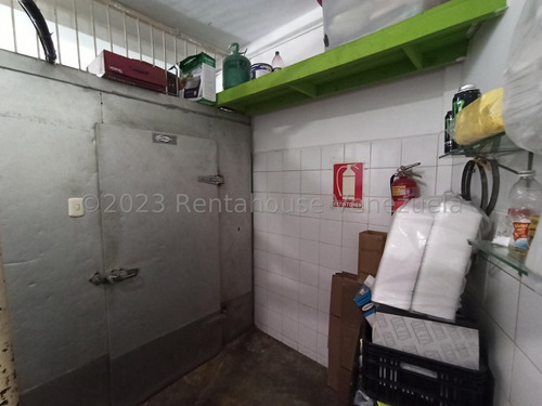 Vende Frigorífico Con Excelente Punto Comercial, Zona Muy Concurrida De Turmero Aragua 24-1133 Irrr
