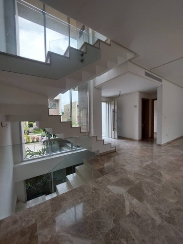 Townhouse En Cumbres De Guataparo
