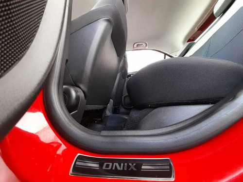 Imagem 9 de 14 de Chevrolet Onix 1.0 Mt Lt