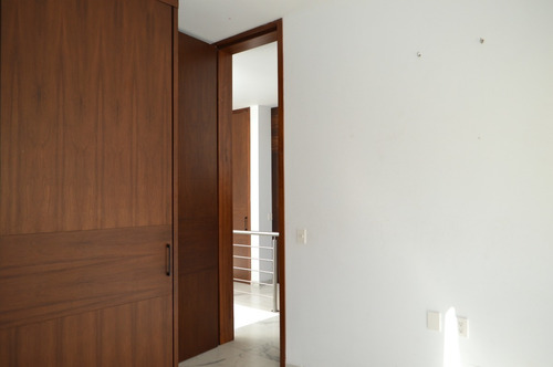 Imagen 13 de 21 de Casa En Venta Con 5 Habitaciones, Valle Imperial, Zapopan