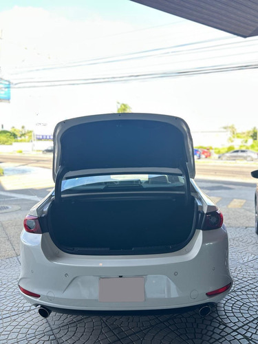 Mazda 3 Signature