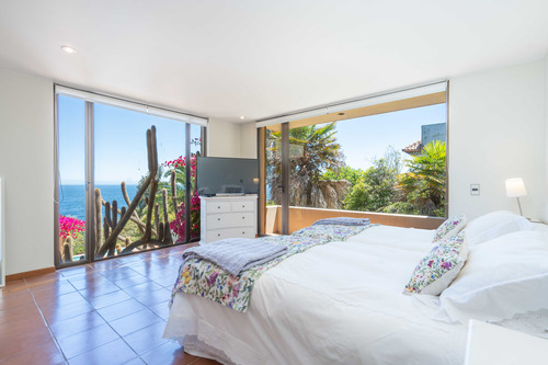 Casa Con Excelente Ubicación En Zapallar