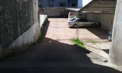 Venta De Edificio En Ciudad Vieja Y Parking
