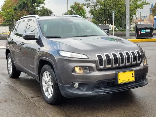 Jeep Cherokee 3.2 Longitude Plus