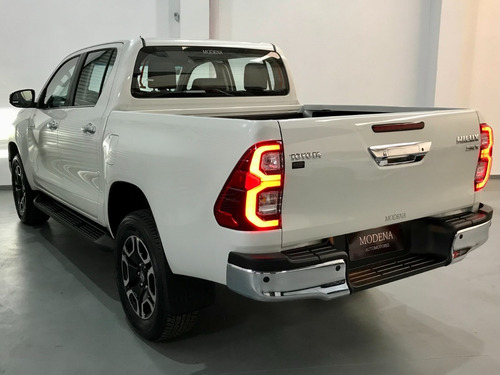 Imagen 4 de 22 de Toyota Hilux 2.8 Srx Srv Dx Sr 4x2 4x4 At Mt Amarok V6