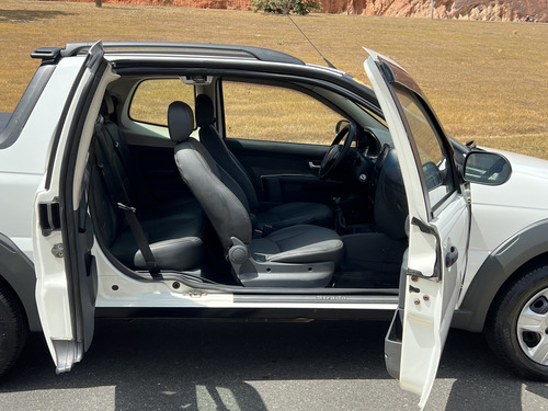 Fiat Strada 1.4 Hard Working Cab. Dupla Flex 3p