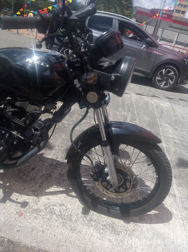 Akt Nkd 125 Negra En Garantía, Placa 0, Incluye Traspaso