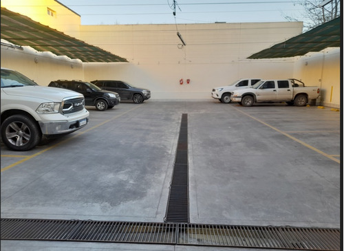 Garage Con Espacio Aereo Aprobado En Excepcional Ubicacion