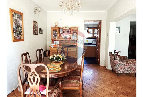 Excelente Casa Con Amplio Terreno Plaza Ñuñoa