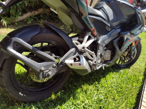 Imagen 3 de 19 de Bajaj Rouser Rs 200