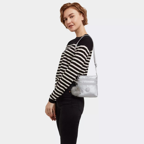Bolsa Crossbody Kipling Alvar Diseño Color Solido De Nylon Platinum M Gg Asas Color Igual Al Resto De La Bolsa