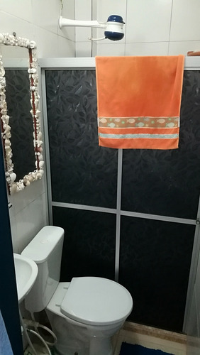 Casa De Quarto, Sala, Banheiro E Varanda