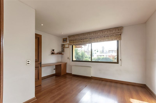 Imagen 23 de 26 de Exquisita Casa 5 Dorm. En Calle Tranquila Golf De Manquehue