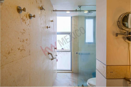 Penthouse De Lujo Con Espectacular Vista A La Ciudad En La Parte Baja De Las Águilas