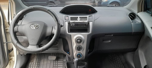 Imagen 15 de 16 de Toyota Yaris Automatico
