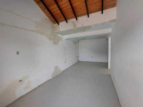 Imagen 19 de 30 de Townhouse En Altos De Monte Alegre, Tazajal, Naguanagua. Vende Crismelia Castillo